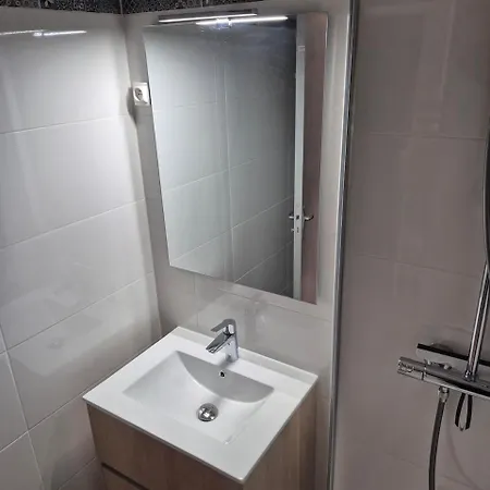 La Désirade J, Rénové Avec Parking, Centre Port Appartement Agde