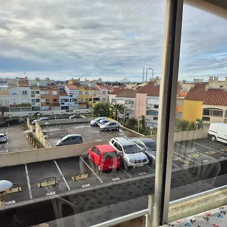 La Désirade J, Rénové Avec Parking, Centre Port *