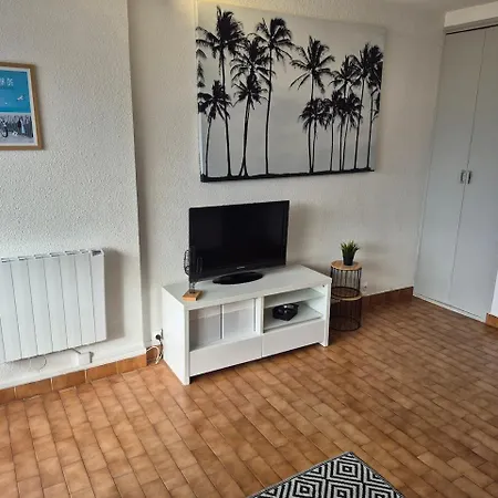 La Désirade J, Rénové Avec Parking, Centre Port